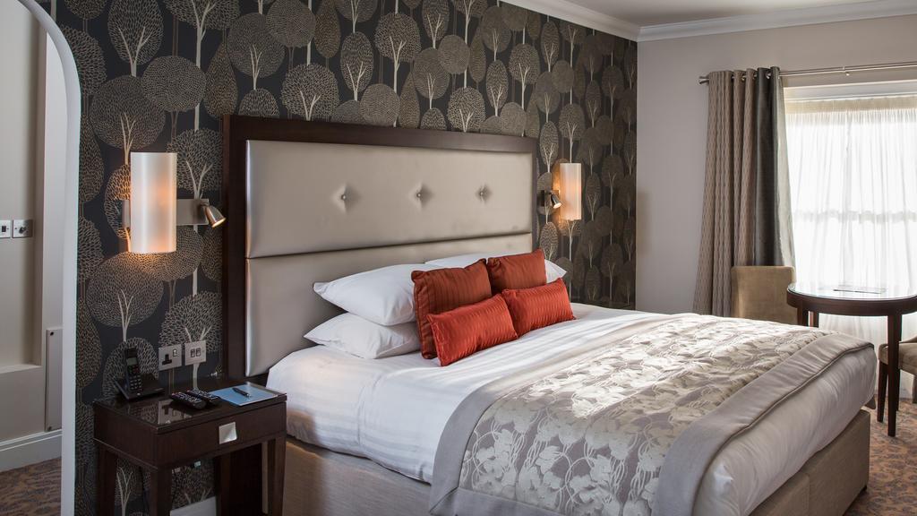 Oakley Hall Hotel บาซิงสโตค ภายนอก รูปภาพ