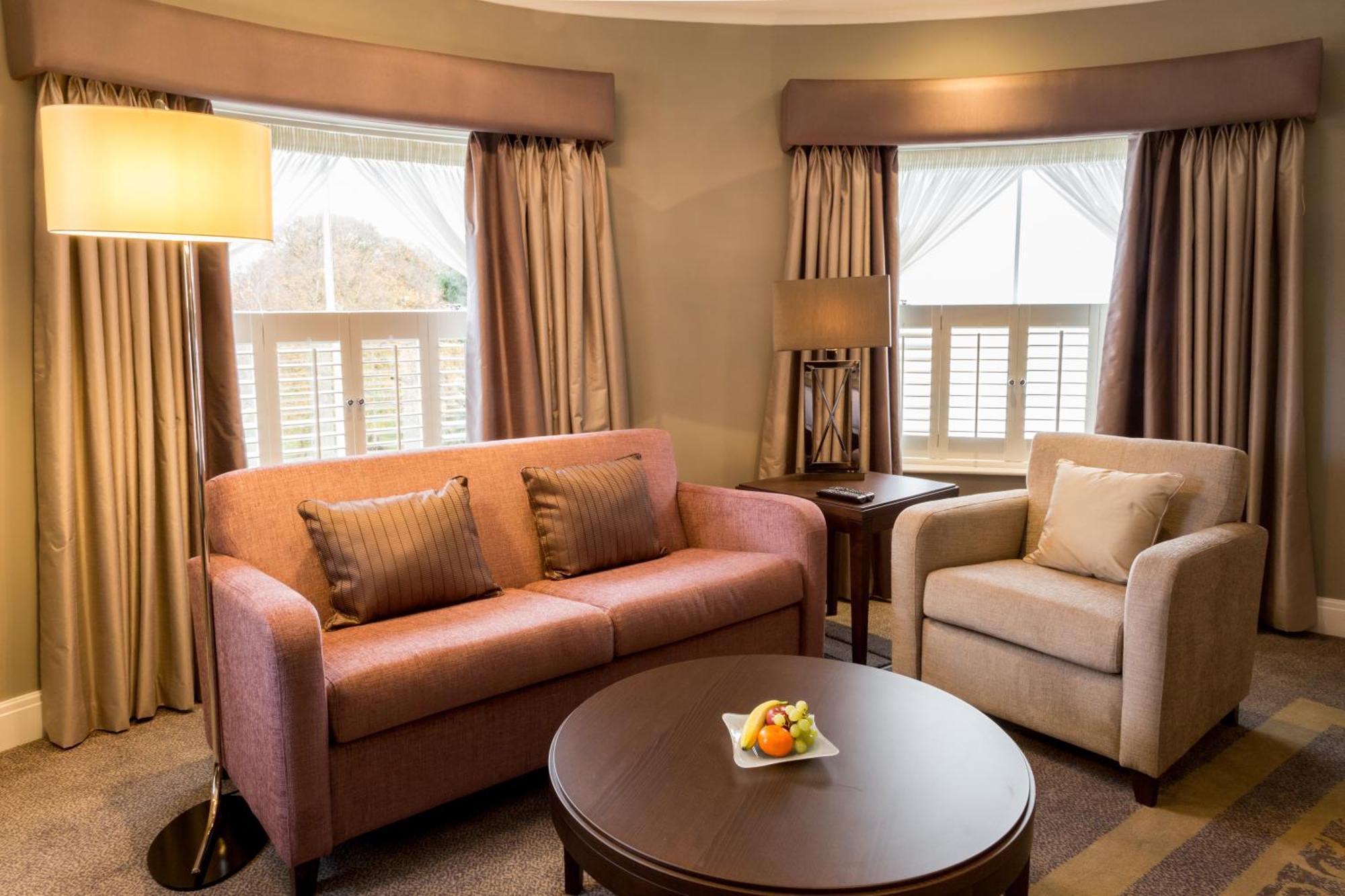 Oakley Hall Hotel บาซิงสโตค ภายนอก รูปภาพ