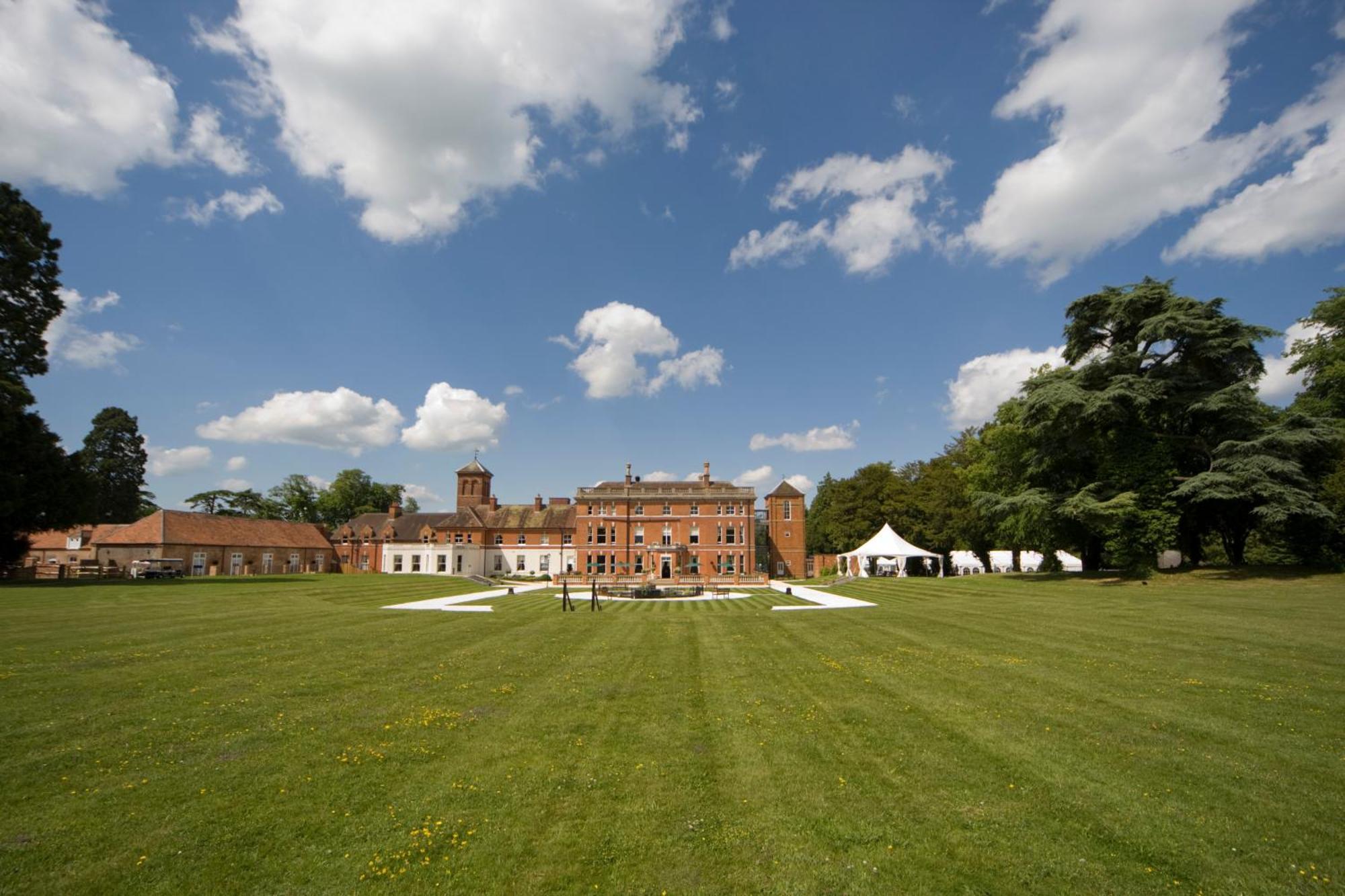 Oakley Hall Hotel บาซิงสโตค ภายนอก รูปภาพ