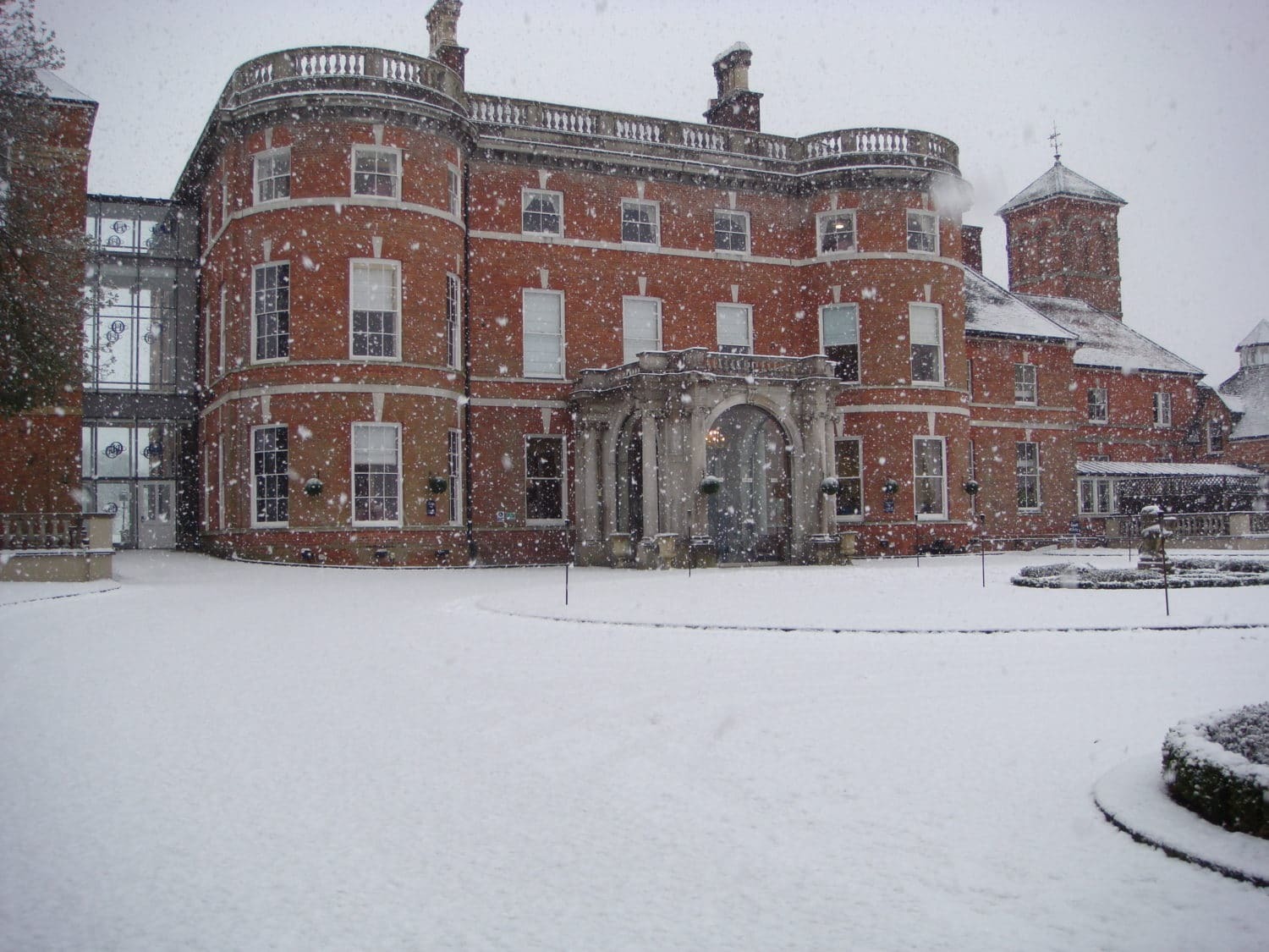 Oakley Hall Hotel บาซิงสโตค ภายนอก รูปภาพ