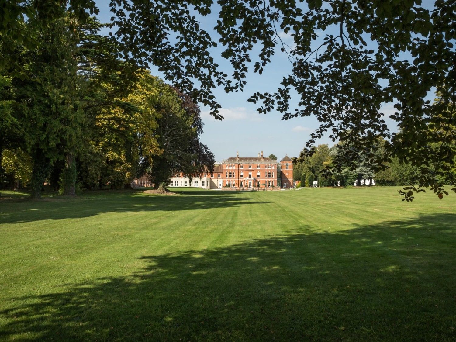 Oakley Hall Hotel บาซิงสโตค ภายนอก รูปภาพ