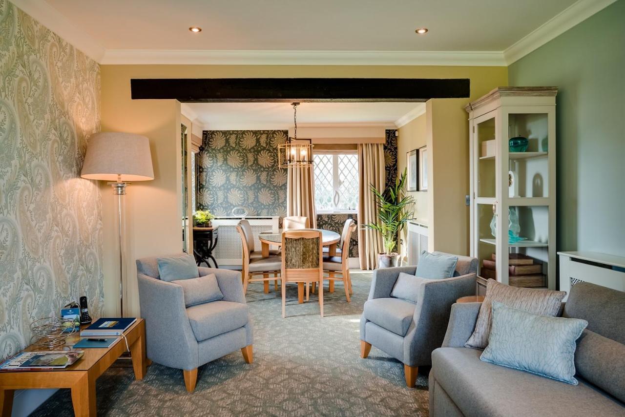 Oakley Hall Hotel บาซิงสโตค ภายนอก รูปภาพ