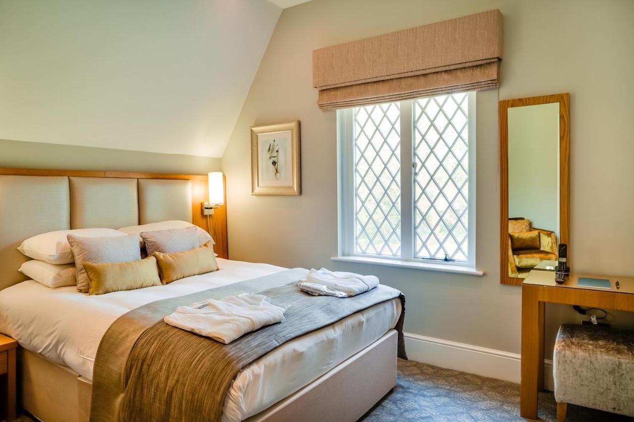 Oakley Hall Hotel บาซิงสโตค ภายนอก รูปภาพ
